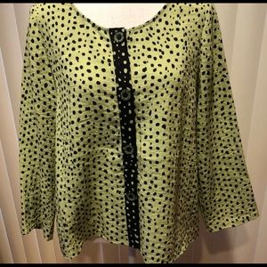 Habitat Size Small Green with Black Polka Dots Top